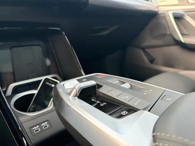 BMW X1 U11 23i xDrive paddles