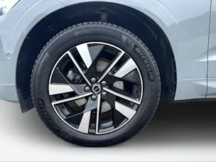 VOLVO XC60 2.0 B5 MH Plus Dark AWD