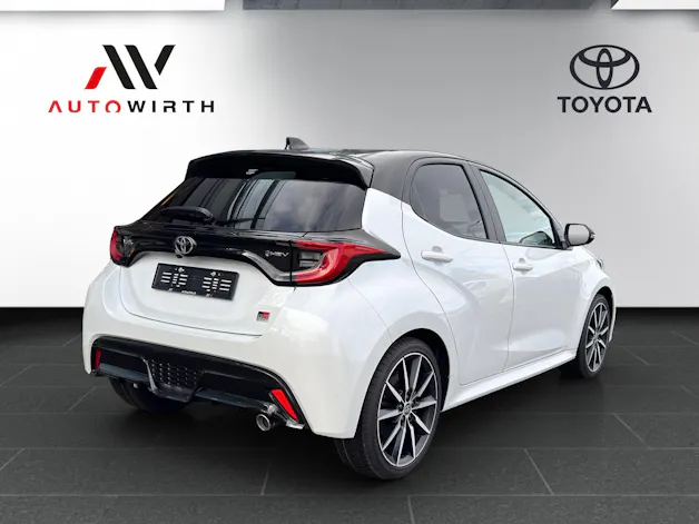 Toyota Yaris 1.5 VVT-i HSD GR Sport