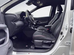 Toyota Yaris 1.5 VVT-i HSD GR Sport