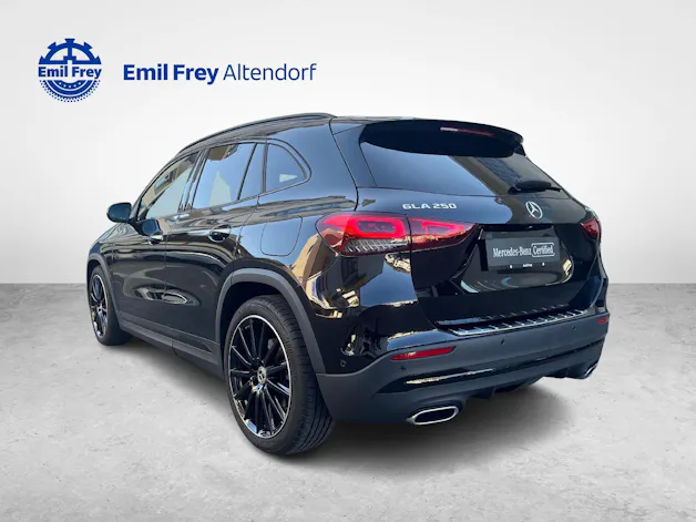 MERCEDES-BENZ GLA 250 4MATIC AMG Line