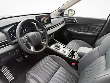 MITSUBISHI OUTLANDER 10