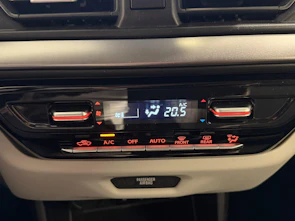 image du véhicule SUZUKI Swift 1.2 Sakura Top Hybrid