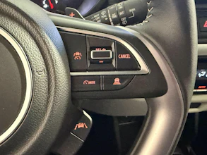 https://vehicle.imgix.net/4501838/41202511-798d-438d-9fef-6d9382dba1f5.jpeg