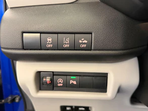 https://vehicle.imgix.net/4501838/93aab2b2-cce9-48c5-b0e6-bf9cb44d5347.jpeg