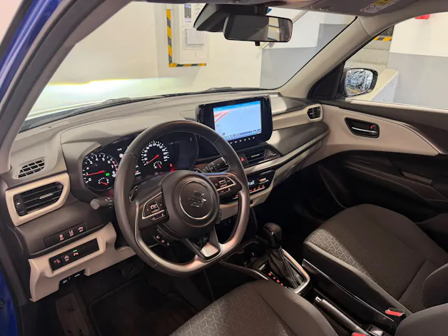 Suzuki Swift 1.2 Sakura Top Hybrid