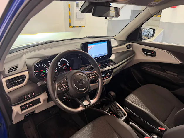Suzuki Swift 1.2 Sakura Top Hybrid
