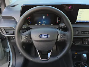 FORD Tourneo Courier 1.0 EcoBoost Titanium