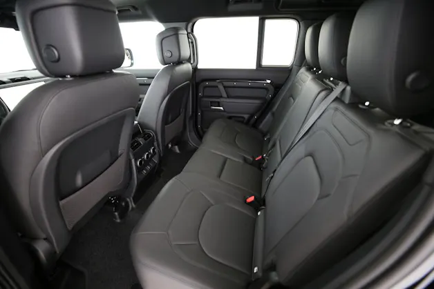 Land Rover Defender 110 3.0 D I6 350 X-Dynamic HSE