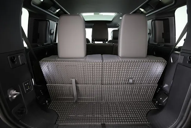 Land Rover Defender 110 3.0 D I6 350 X-Dynamic HSE