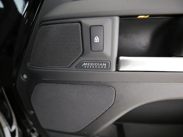 Land Rover Defender 110 3.0 D I6 350 X-Dynamic HSE