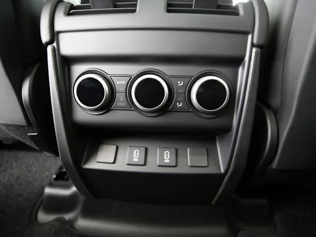 Land Rover Defender 110 3.0 D I6 350 X-Dynamic HSE