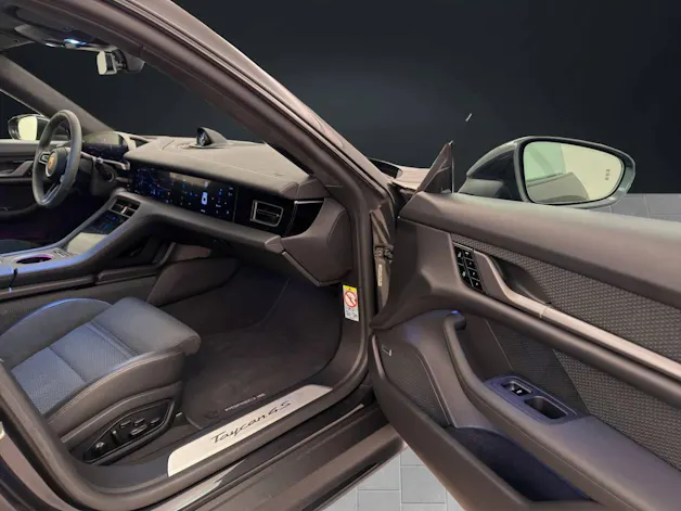 PORSCHE Taycan 4S