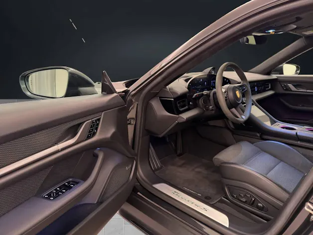 PORSCHE Taycan 4S