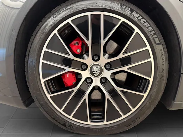 PORSCHE Taycan 4S