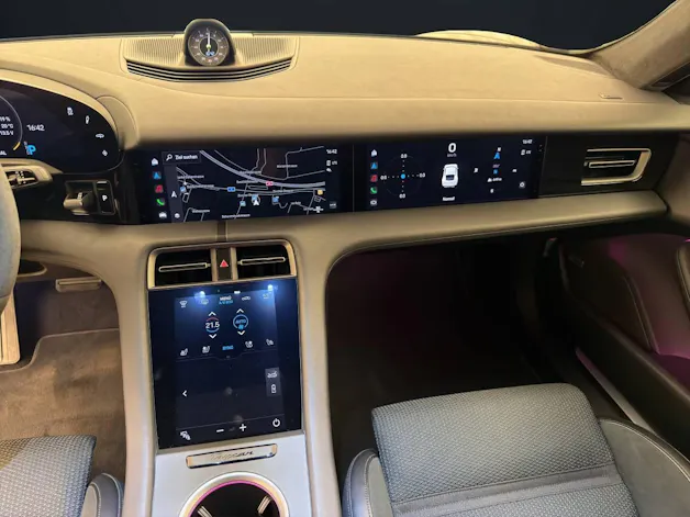 PORSCHE Taycan 4S