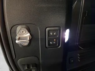 Land Rover Defender 110 3.0 D I6 300 X ( mit Standheizung )
