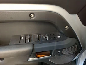 https://vehicle.imgix.net/4502004/f5aff4c8-3d99-4ecb-aea8-44a2d480b9fa.jpg