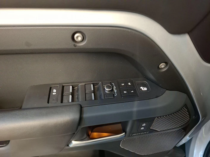 Fahrzeugbild LAND ROVER DEFENDER