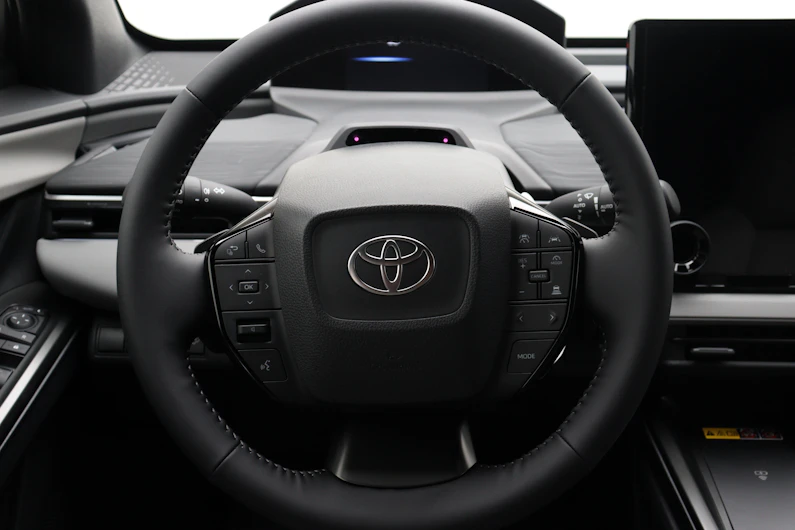Fahrzeugbild TOYOTA C-HR+