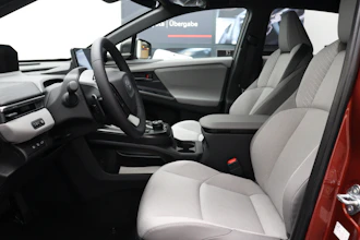 https://vehicle.imgix.net/4502092/dacfd2f8-5232-4d55-b7d0-82a3c00961af.JPG