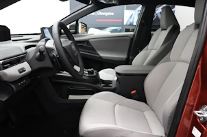 Fahrzeugbild TOYOTA C-HR+ Premium AWD