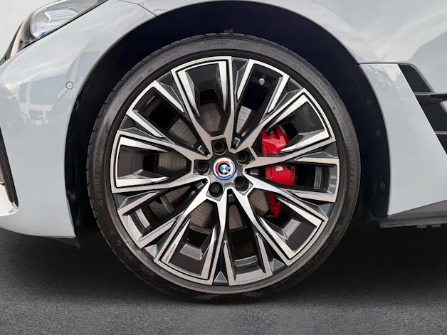 BMW i4 M50 M Sport Pro Limousine G26 (CH) AHK ** 100 % électrique **