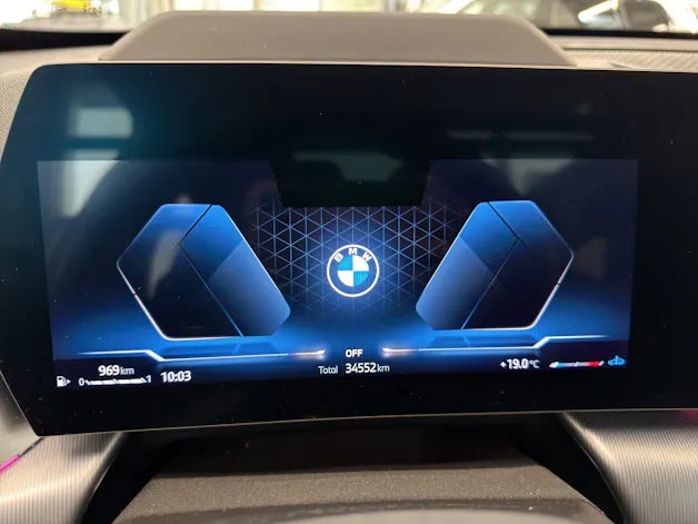 BMW X1 20d xDrive Panorama-Glasdach
