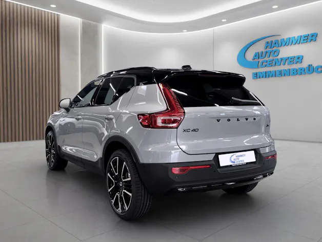 VOLVO XC40 2.0 B4 MH Black Edition