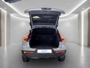 VOLVO XC40 2.0 B4 MH Black Edition