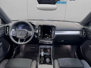 VOLVO XC40 2.0 B4 MH Black Edition