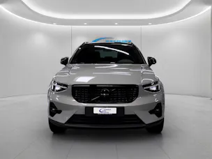 VOLVO XC40 2.0 B4 MH Black Edition
