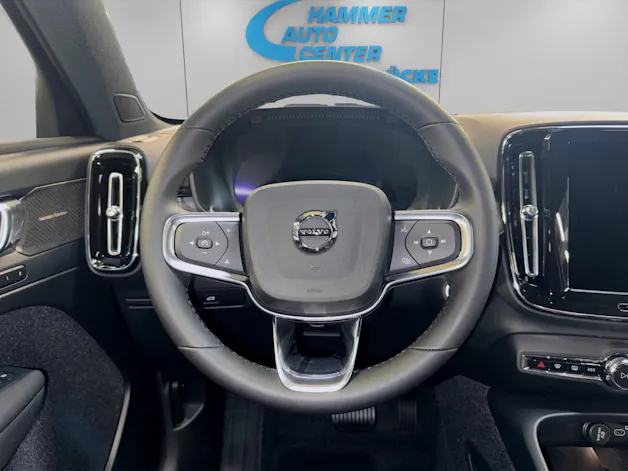 VOLVO XC40 2.0 B4 MH Black Edition