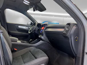 VOLVO XC40 2.0 B4 MH Black Edition