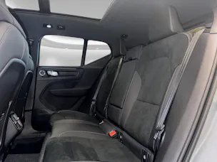 VOLVO XC40 2.0 B4 MH Black Edition