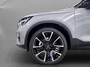VOLVO XC40 2.0 B4 MH Black Edition