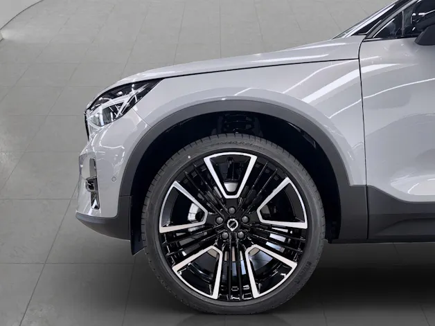 VOLVO XC40 2.0 B4 MH Black Edition