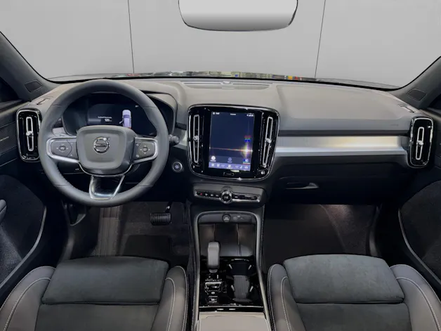 VOLVO XC40 2.0 B3 MH Plus Dark