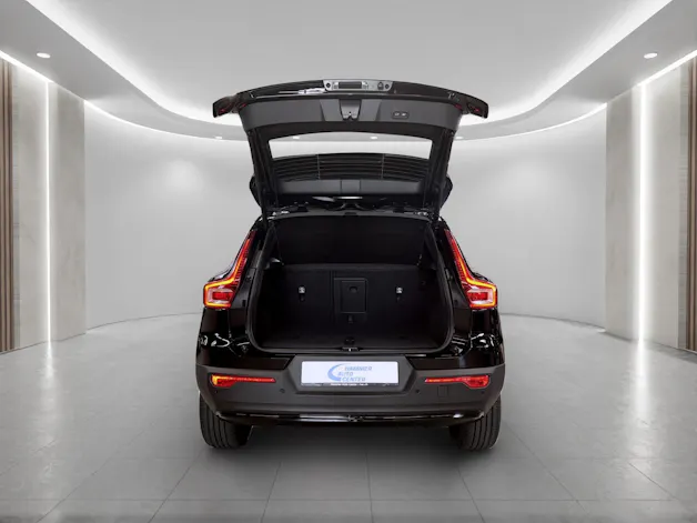 VOLVO XC40 2.0 B3 MH Plus Dark