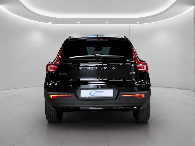 VOLVO XC40 2.0 B3 MH Plus Dark