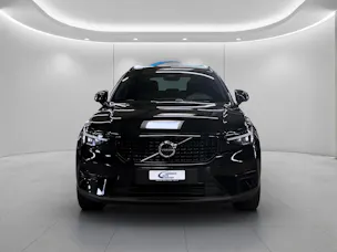 VOLVO XC40 2.0 B3 MH Plus Dark