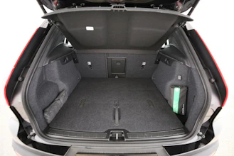 https://vehicle.imgix.net/4502215/1207b17a-56ce-47e9-84c5-1d0dedd5c3ce.jpg