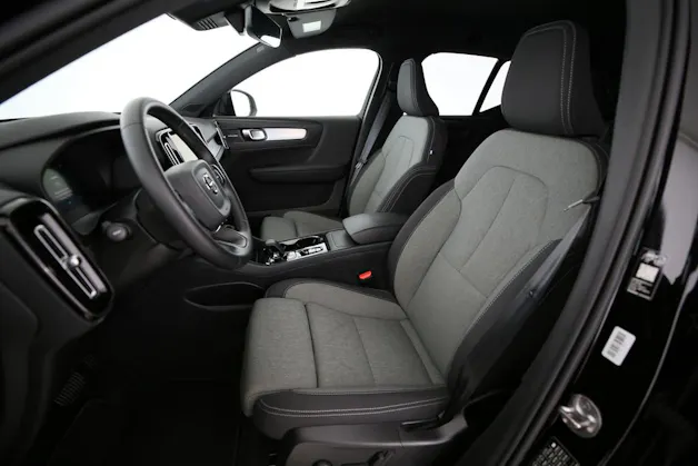 VOLVO XC40 2.0 B3 MH Plus Dark