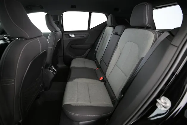 VOLVO XC40 2.0 B3 MH Plus Dark