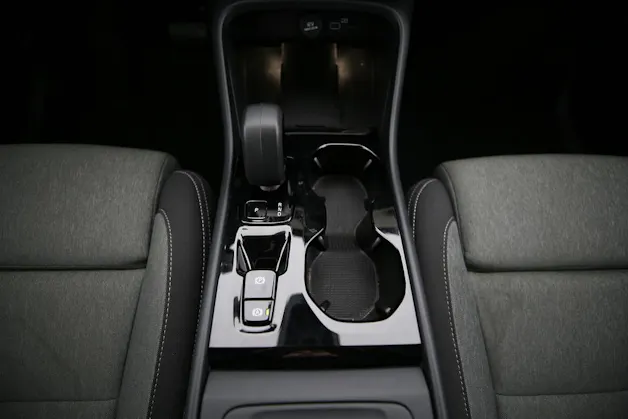 VOLVO XC40 2.0 B3 MH Plus Dark