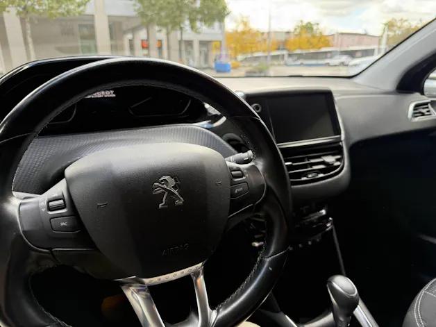 PEUGEOT 208 1.2 PureTech Allure S/S