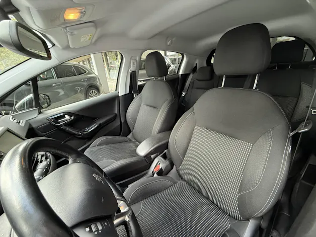 PEUGEOT 208 1.2 PureTech Allure S/S