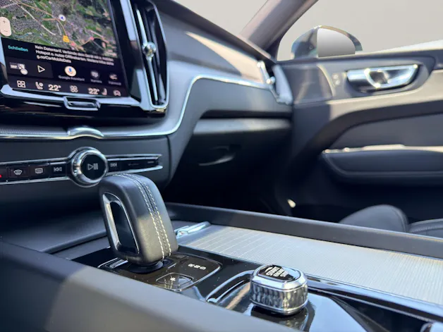 VOLVO XC60 2.0 T8 TE R-Design eAWD