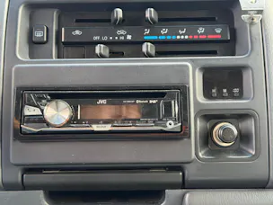 Toyota HIACE LWB 2.7 4T. 9 Plätzer