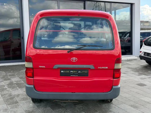 Toyota HIACE LWB 2.7 4T. 9 Plätzer